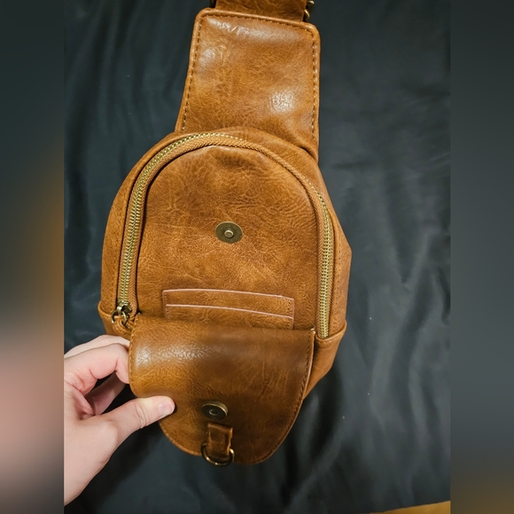 Brand new never used crossbody purse bag the classy cloth brand - Picture 3 of 5